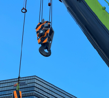 SV300 in Mobile Crane