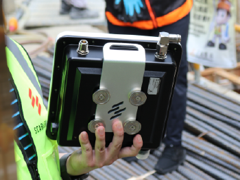 Strong magnetic mounting