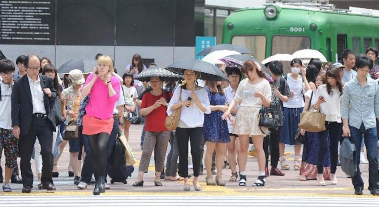 Women have higher risk than men for heat stroke?